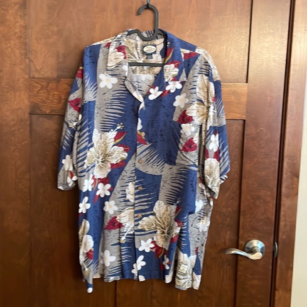Tommy Bahama Hawaiian Shirt - L